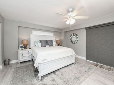 Siesta Key Modern, Updated Vacation Condo Three Pools Beach